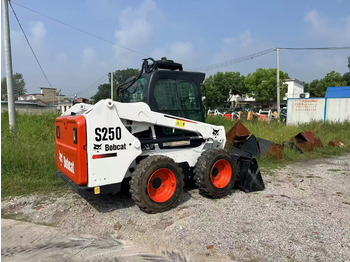 Mini pá carregadora BOBCAT S250