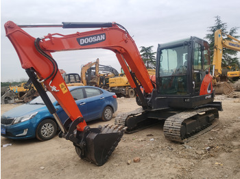 Escavadora de rastos DOOSAN DX60