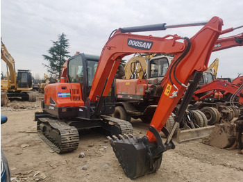 Escavadora de rastos DOOSAN DX60: foto 3