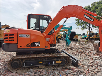 Escavadora de rastos DOOSAN DX75