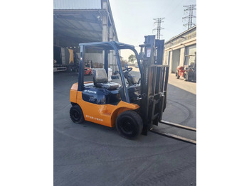 Empilhadeira a diesel TOYOTA