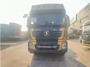 Tractor SINOTRUK