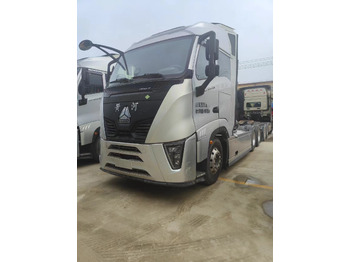 Tractor SINOTRUK