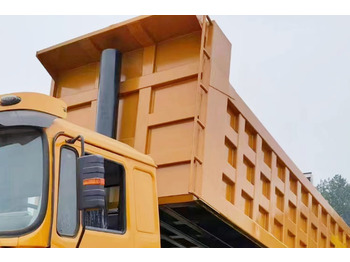 Camião para transporte de materiais a granel novo SHACMAN Shacman Truck F3000 for Sale in Zamibia: foto 4 Camião para transporte de materiais a granel novo SHACMAN Shacman Truck F3000 for Sale in Zamibia: foto 4