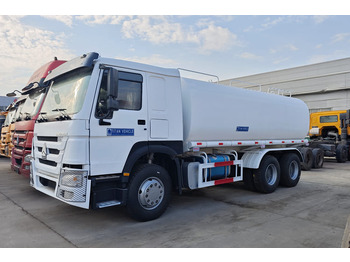 Caminhão tanque SINOTRUK