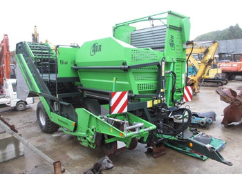 Colheitadeira de batatas AVR