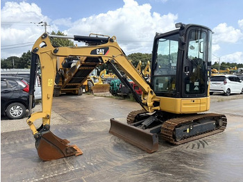 Mini escavadeira CATERPILLAR 303E