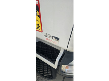 Camião frigorífico RENAULT: foto 4