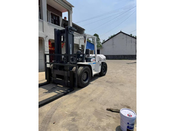 Empilhadeira a diesel TCM