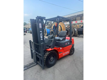 Empilhadeira a diesel HELI