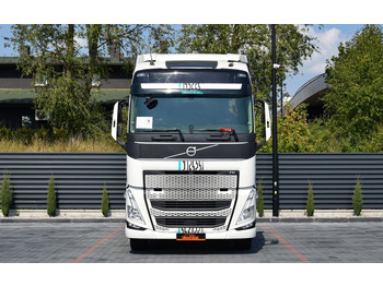 Leasing de  Volvo FH500 / EURO 6 / NOWY MODEL / KLIMATYZACJA POSTOJOWA / ACC / LEDY / 2 ZBIORNIKI / FULL SPILERY / 2023 / NISKI PRZEBIEG / SERWISOWANY / SPROWADZONY Volvo FH500 / EURO 6 / NOWY MODEL / KLIMATYZACJA POSTOJOWA / ACC / LEDY / 2 ZBIORNIKI / FULL SPILERY / 2023 / NISKI PRZEBIEG / SERWISOWANY / SPROWADZONY: foto 2
