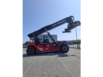 Reachstacker porta contentores