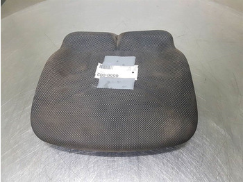 Cabine e interior AHLMANN