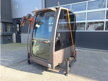 Cabine e interior MECALAC