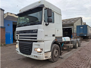 Camião chassi DAF XF 105 460
