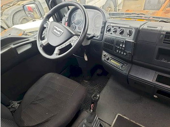 Fotografia de interior 1: Camião transportador de contêineres/ Caixa móvel MAN TGM 15.290 4X2 LL