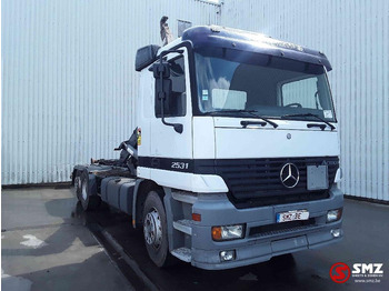 Camião transportador de contêineres/ Caixa móvel MERCEDES-BENZ Actros 2531