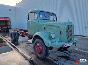 Camião chassi MERCEDES-BENZ
