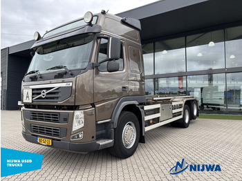 Camião transportador de contêineres/ Caixa móvel VOLVO FM 420