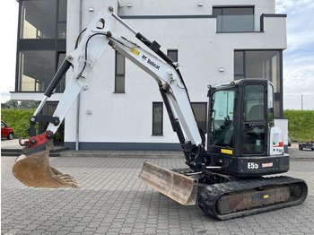 Mini escavadeira BOBCAT E55