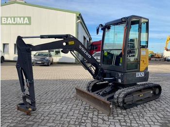 Mini escavadeira VOLVO ECR25D