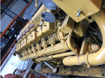 Máquina de construção CATERPILLAR