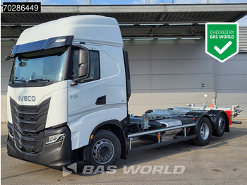 Camião transportador de contêineres/ Caixa móvel IVECO S-WAY
