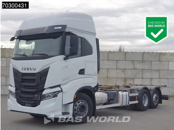 Camião transportador de contêineres/ Caixa móvel IVECO S-WAY