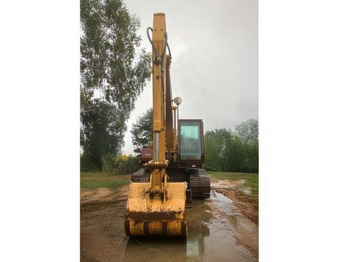 Escavadeira de rodas CASE