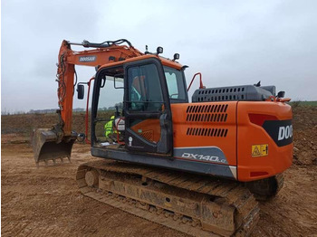 Escavadora de rastos Doosan DX140LC-5: foto 4