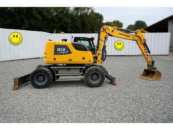Escavadeira de rodas LIEBHERR A 912