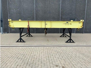 Equipamento portuário