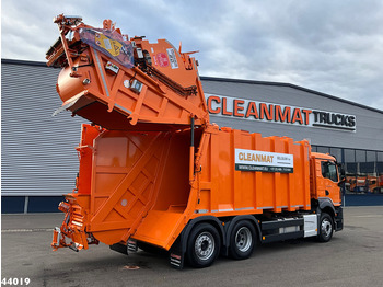 Caminhão de lixo MAN TGS 26.360