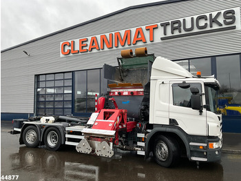 Caminhão de lixo SCANIA P