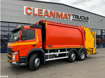 Caminhão de lixo VOLVO FM 330
