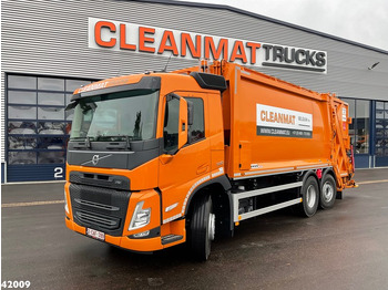 Caminhão de lixo VOLVO FM 330
