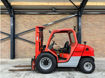Empilhador todo-o-terreno MANITOU