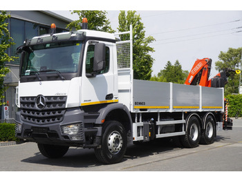 Camião grua MERCEDES-BENZ Arocs 2633 flatbed truck / Crane FASSI F155A.0.23 / REMOTE CONTROL / 230,000 km: foto 2