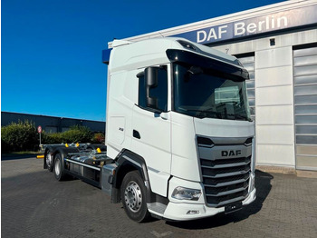 Camião transportador de contêineres/ Caixa móvel DAF XG 480