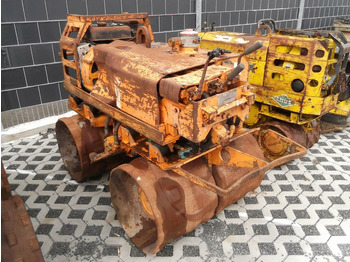 Compactador pequeno de asfalto