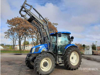 Trator NEW HOLLAND T6000