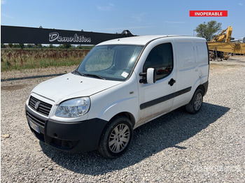 Furgão compacto FIAT Doblo