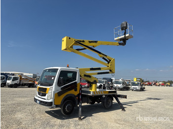 Caminhão com plataforma aérea RENAULT Maxity 110