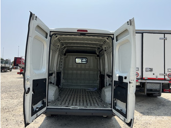 Furgão compacto 2017 Peugeot Boxer 333 L2H2 2.0 BLUEHDI 130CV Van Truck: foto 4