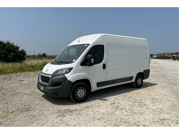 Furgão compacto PEUGEOT Boxer