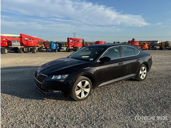 Automóvel 2018 Skoda Superb Autovettura: foto 2