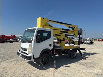 Caminhão com plataforma aérea RENAULT Maxity