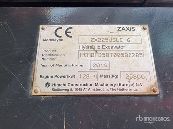 Escavadora de rastos HITACHI ZX225USLC-6