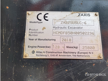 Escavadora de rastos HITACHI ZX225USLC-6