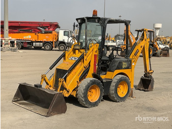 Retroescavadeira JCB 1CX
